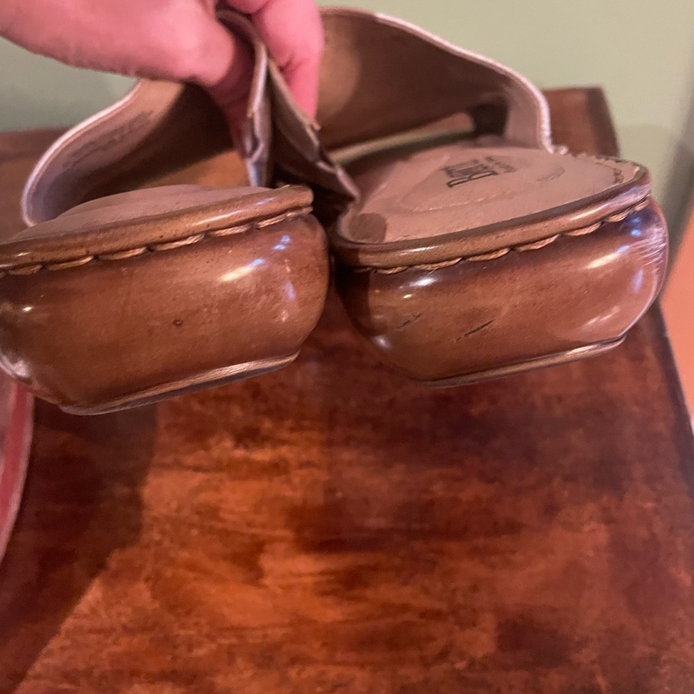 Born Women’s Leather Slide Sandals Size 10 Metallic Silver Comfort Slip-On Shoes - Picture 4 of 8